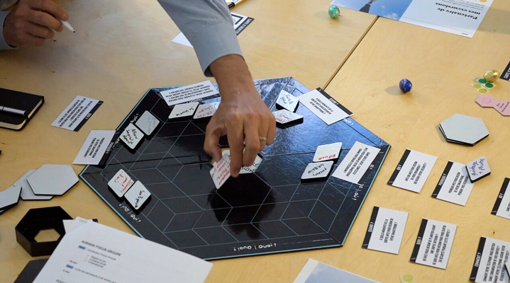 The only picture available of the game invented by Alexis Sadowski to be able to discover together what the players want
