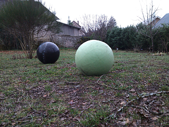 loudspeakers in balloons for outdoor spatial music concert