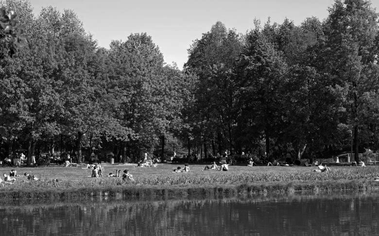 pelouse des concerts du jardin Compans-Caffarelli à Toulouse