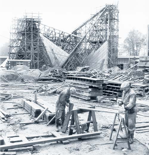 Chantier du Pavillon Philips en été 1957